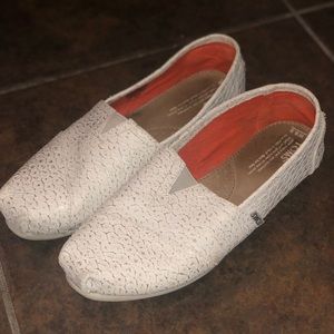 White distressed scale TOM slip-ons